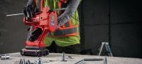 STR 4-22 Akkutoiminen kierretankoleikkuri Akkutoiminen kompakti kierretankoleikkuri sisältäen M10 (W3/8) terän kierretankojen leikkaamiseen jopa 10 mm:n halkaisijaan asti Sovellukset 2