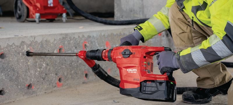 TE 60-22 Akkuporavasara Tehokas akkutoiminen SDS Max (TE-Y) -poravasara aktiivisella tärinänvaimennuksella ja aktiivisella väännönrajoittimella raskaaseen betonin poraukseen ja piikkaukseen (Nuron-akkualusta) Sovellukset 1