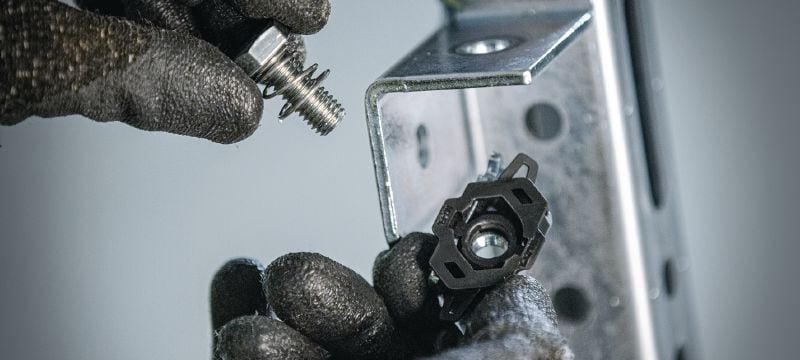 MT-FL Fast-Lock -kiskomutteri pultilla Fast-Lock -kiskomutteri pultilla tasolevyjen ja liittimien asentamiseen MT-kiskoihin Sovellukset 1
