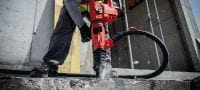 TE 50-22 Akkuporavasara Kompakti akkutoiminen SDS Max (TE-Y) iskuporavasara: kevyempi paino, suurempi teho ja pienempi tärinätaso betonin poraamiseen ja piikkaukseen (Nuron-akku) Sovellukset 2