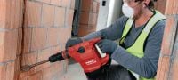 TE 50-AVR Rotary hammer Our most compact SDS Max (TE-Y) rotary hammer for lightweight comfort and control while drilling or chiseling in concrete, stone, and masonry Applications 1