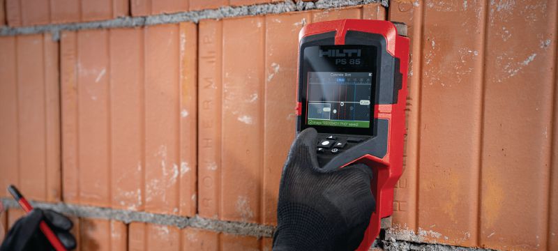 PS 85 Seinäskanneri Helppokäyttöinen seinäskanneri ja vaarnapaikannin, ehkäisee osumat upotettujen kohteiden lähellä poratessa tai leikatessa Sovellukset 1