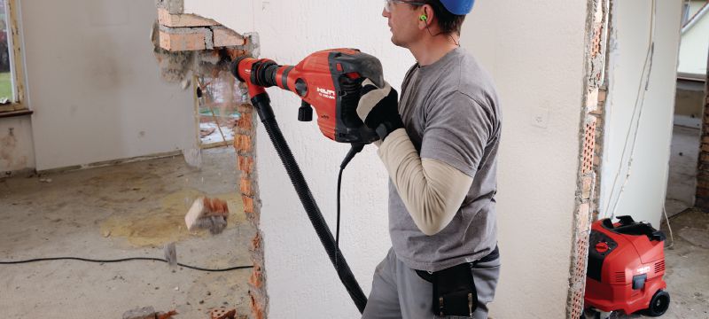 TE 700-AVR SDS-Max piikkausvasara Tehokas SDS Max (TE-Y) -piikkausvasara aktiivisella tärinänvaimennuksella (AVR) betonin ja muurauksen raskaaseen piikkaukseen Sovellukset 1