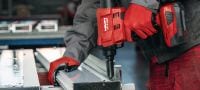 RT 6-A22 Cordless rivet tool 22V cordless rivet tool powered by Li-ion batteries for installation jobs and industrial production using rivets up to 4.8 mm in diameter (up to 5.0 mm for aluminium rivets) Applications 5