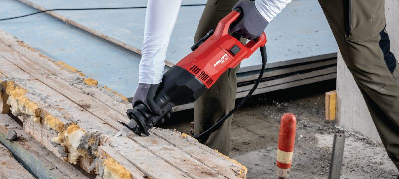SR 30 puukkosaha Puukkosaha erittäin raskaaseen sarjapurkuun ja pituusleikkaukseen, minimaalinen tärinä ja pitkälle kehittynyt ergonomia Sovellukset 1