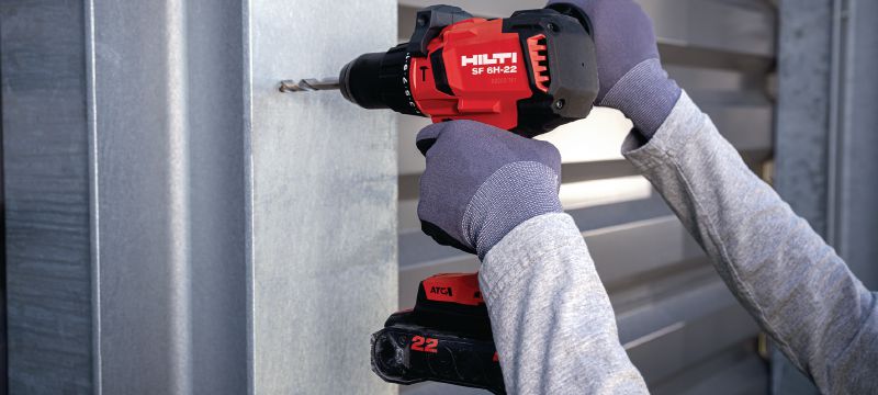 SF 6H-22 Akkuiskuporakone Teholuokan iskuporakone/-ruuvain aktiivisella väännönrajoittimella ja edistyneellä ergonomialla yleiseen poraukseen ja ruuvaamiseen puuhun, metalliin ja muuraukseen (Nuron-akkualusta) Sovellukset 1