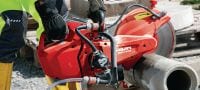 DSH 600-X polttomoottorikäyttöinen saha (300 mm) Kompaktin yläkahvan omaava (63 cc) polttomoottorikäyttöinen saha laikkajarrulla – 300 mm:n terillä leikkaussyvyys jopa 120 mm betonissa, muurauksessa ja metallissa Sovellukset 3