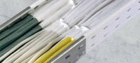 CP 679A Plus -palosuojauskaapelipinnoite Korkean suorituskyvyn kaapelipinnoite – sisä- ja ulkokäyttöön soveltuva CP 679A Plus on ablatiivinen palontorjuntapinnoite, joka hidastaa tulen leviämistä kaapeleissa Sovellukset 2