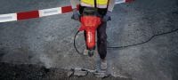 TE 3000-AVR Raskaan käytön sähköiskuvasara Poikkeuksellisen tehokas piikkausvasara raskaaseen betonin purkamiseen, asfaltin leikkaamiseen, maantöihin ja maatankojen asentamiseen Sovellukset 4