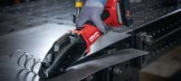 SSH 6-22 Akkumetallileikkuri Akkutoiminen kaksoisleikkuri nopeaan metallilevyn ja profiilien leikkaukseen 2,5 mm:iin │12 Ga asti – Hilti SSH CS -terät mukana (Nuron-akkualusta) Sovellukset 6