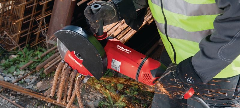 AG 230-24D Kulmahiomakone 2400 W kulmahiomakone turvakatkaisimella, käännettävällä takakahvalla ja kestävillä hiiliharjoilla, korkeintaan 230 mm laikat Sovellukset 1
