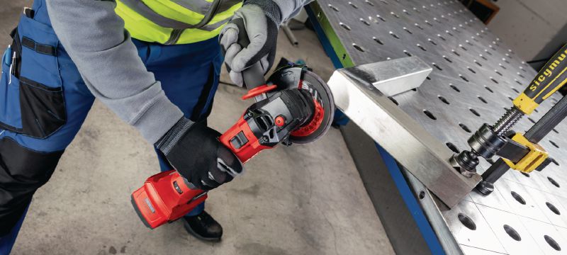 AG 4S-A22 Cordless angle grinder 22V cordless angle grinder with electronic speed control and brushless motor for everyday cutting and grinding with discs up to 5 or 125 mm Applications 1