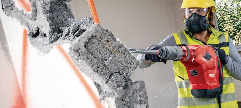 TE 70-ATC/AVR Poravasara Erittäin tehokas SDS Max (TE-Y) -poravasara vaativaan betonin poraukseen ja piikkaukseen Sovellukset 1