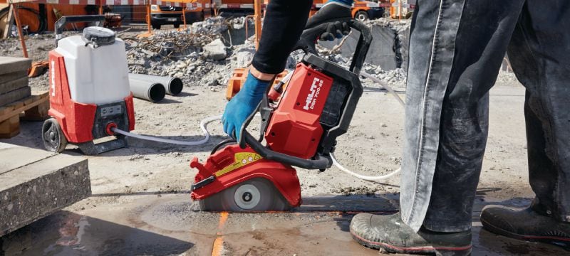 DSH 700-22 Akkutoiminen leikkuri (takakahva) Kestävä, takakahvan akkutoiminen leikkuri betonin, metallin ja muurauksen käsittelyyn (Nuron-akkualusta) Sovellukset 1