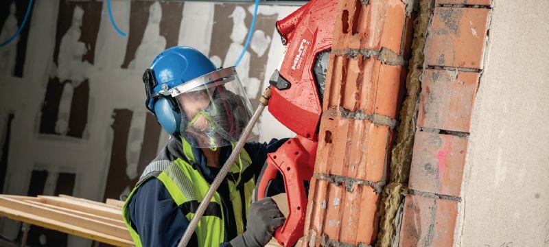 DCH 300-X sähkötoiminen timanttileikkuri Sähkötoiminen käsivarainen timanttileikkuri märkä- ja kuivakäyttöön – leikkaussyvyys 305 mm:n terillä jopa 120 mm Sovellukset 1