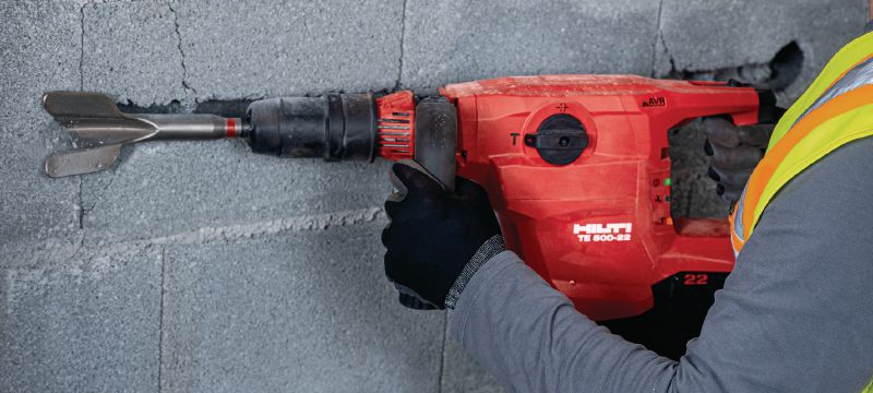 TE 500-22 SDS-Max akkutoiminen piikkausvasara Akkutoiminen SDS Max (TE-Y) -purku- ja piikkausvasara aktiivisella tärinänvaimennuksella (AVR) betonin tai muurauksen piikkaukseen (Nuron-akkualusta) Sovellukset 1