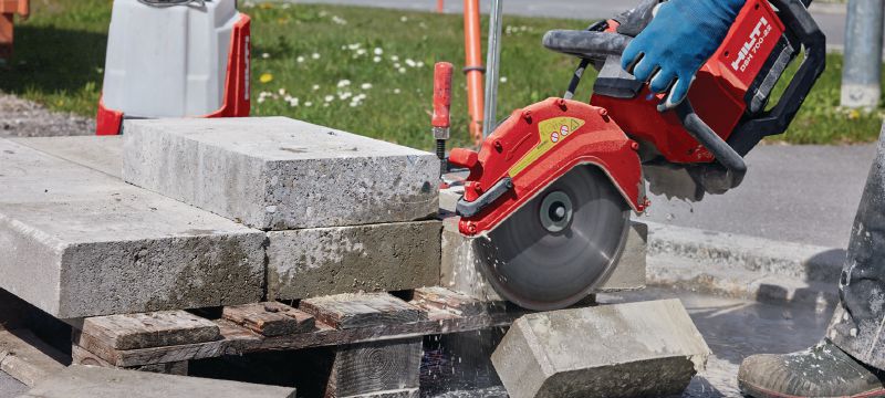 DSH 700-22 Akkutoiminen leikkuri (takakahva) Kestävä, takakahvan akkutoiminen leikkuri betonin, metallin ja muurauksen käsittelyyn (Nuron-akkualusta) Sovellukset 1